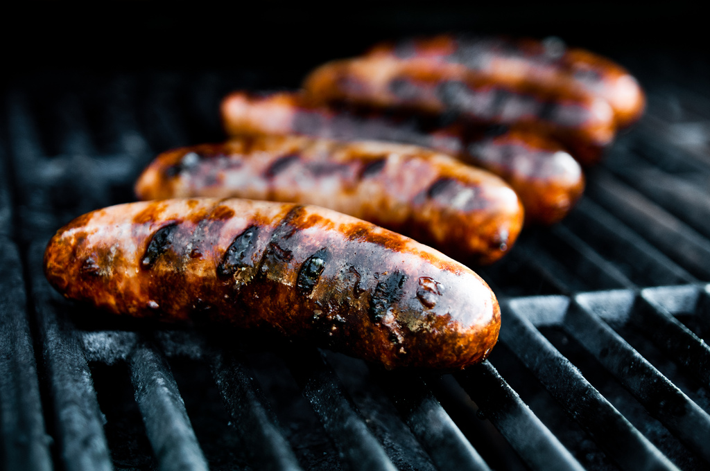 Permalink to Easy tips for going sugar free East tips for going sugar free: Meat products like sausages can also contain added sugar