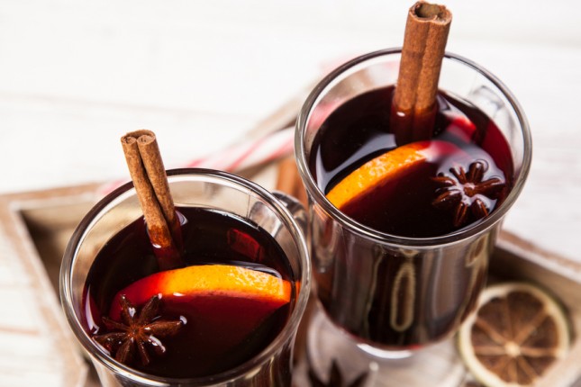 Ayurvedic Christmas: MulledWine © George Dolgikh/shutterstock