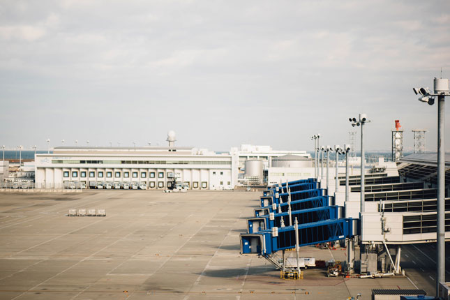 Empty airport Cancelled Flights Ryanair Photo by chuttersnap 204604 on Unsplash