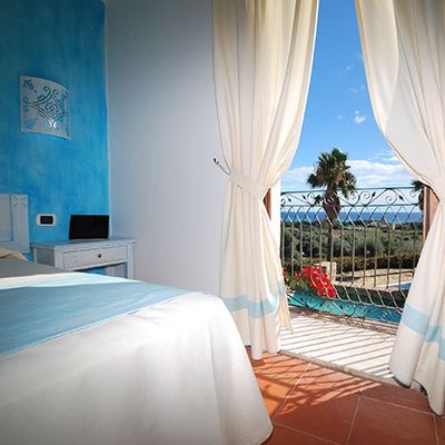 summer retreat offers: room with sea view